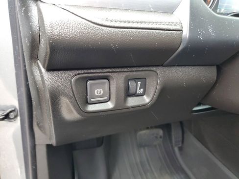 Used 2023 GMC Acadia SLE w/ Driver Convenience Package image 17