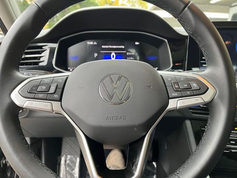 Used 2025 Volkswagen Jetta SE image 28