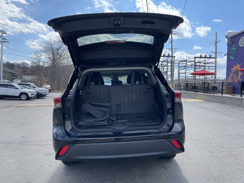 Certified 2023 Toyota Highlander L image 13