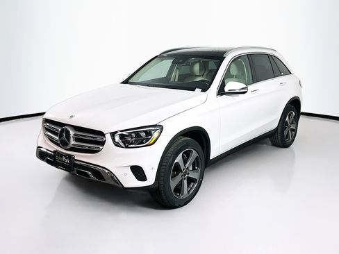 Used 2022 Mercedes-Benz GLC 300 4MATIC w/ Premium Package Lite image 3