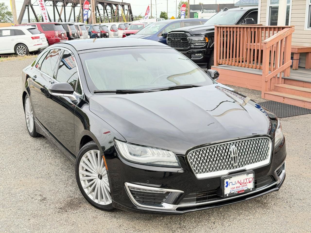 Used 2017 Lincoln MKZ Reserve w/ Technology Package AWD/4WD image 2