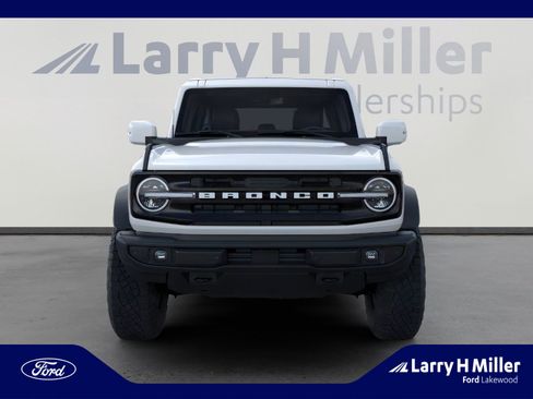 New 2025 Ford Bronco Outer Banks w/ Sasquatch Package AWD/4WD image 6