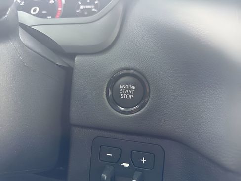 Used 2025 Toyota Tundra Limited AWD/4WD image 22