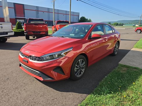 Used 2023 Kia Forte LXS FWD image 8