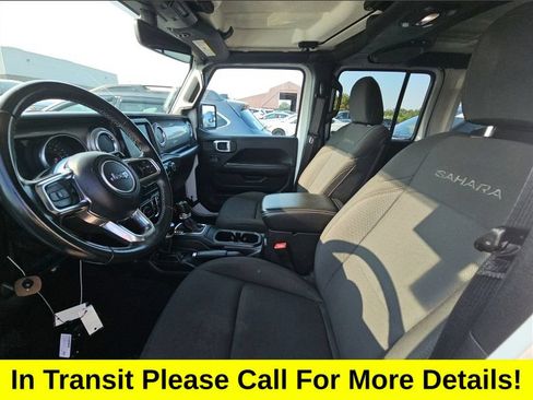 Used 2018 Jeep Wrangler Unlimited Sahara w/ Uconnect 4C Nav & Sound Group AWD/4WD image 4