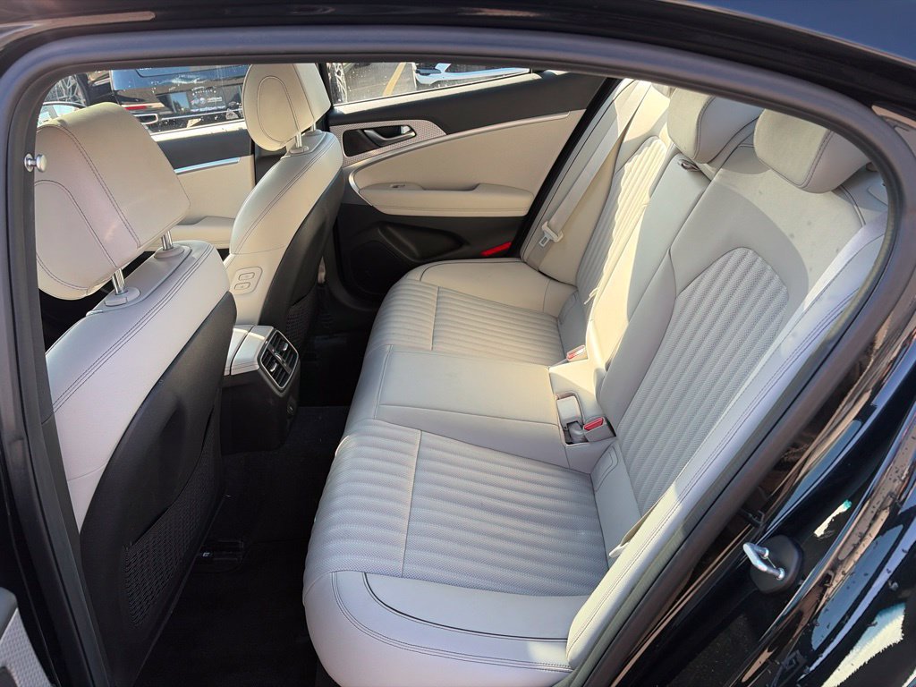 Used 2023 Genesis G70 2.0T w/ Sport Prestige Package AWD/4WD image 19
