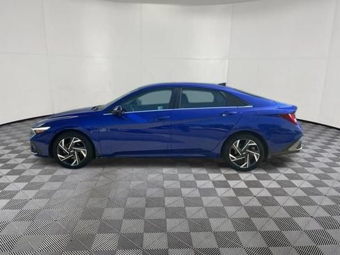 Certified 2024 Hyundai Elantra SEL w/ Convenience Package FWD image 8
