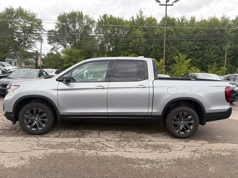 Used 2023 Honda Ridgeline Sport image 3