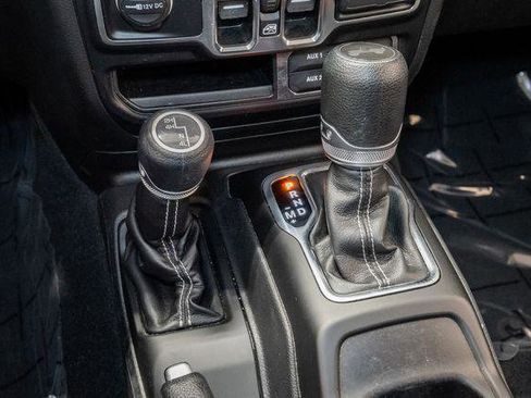 Certified 2022 Jeep Wrangler Unlimited Sahara w/ Cold Weather Group AWD/4WD image 22