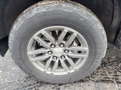 Used 2024 Chevrolet Colorado LT w/ LT Convenience Package II image 9