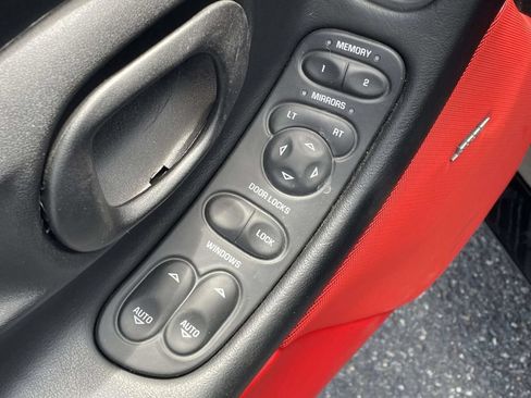 Used 2004 Chevrolet Corvette Z06 w/ Memory Package RWD image 19