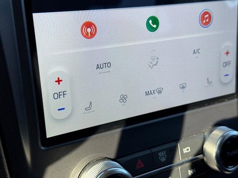 Used 2024 Ford Edge SEL image 22