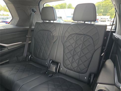 Certified 2024 BMW X7 xDrive40i w/ M Sport Package AWD/4WD image 12