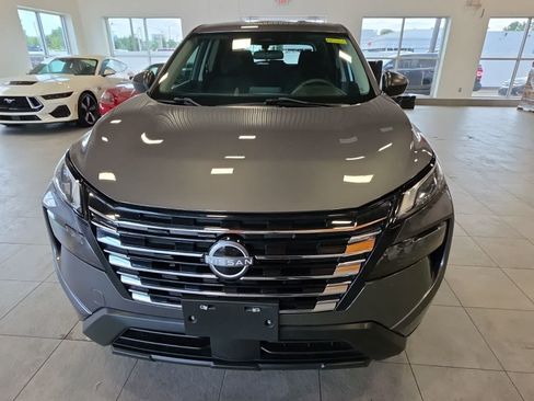 Used 2024 Nissan Rogue S AWD/4WD image 3