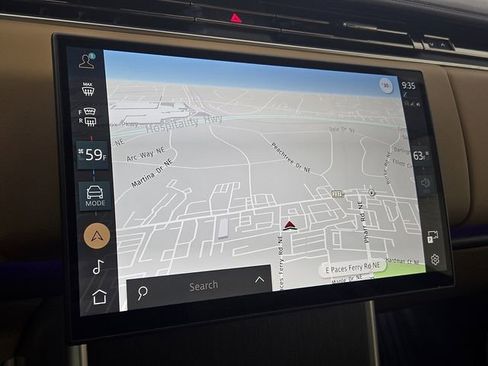 Certified 2025 Land Rover Range Rover SE AWD/4WD image 18