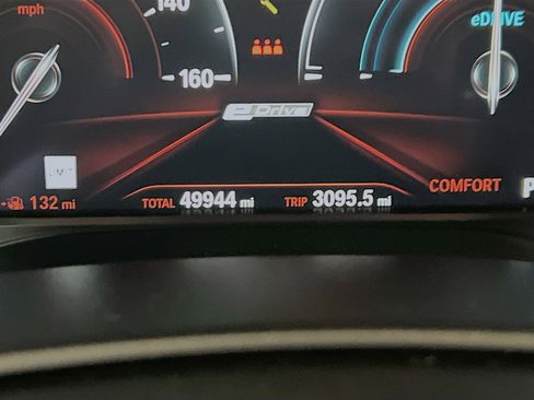 Used 2018 BMW 530e image 8