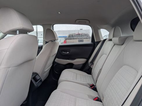 Used 2023 Honda HR-V LX image 9