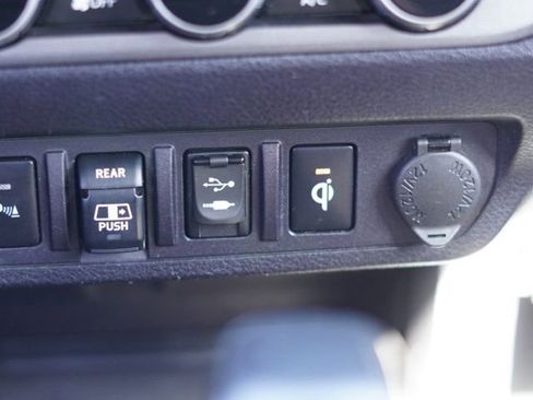 Used 2018 Toyota Tacoma TRD Pro AWD/4WD image 38