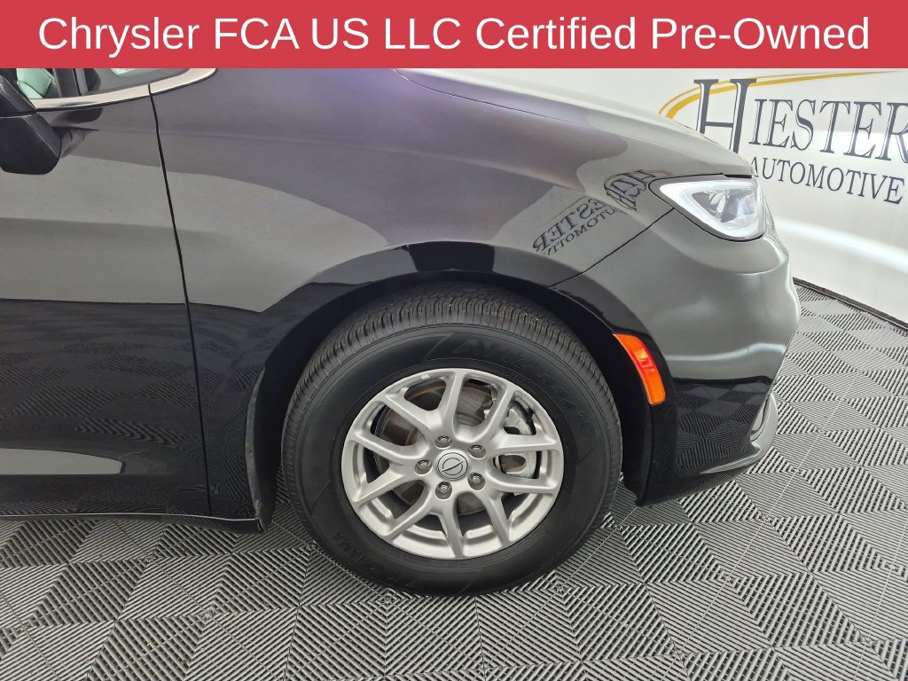 Used 2026 Chrysler Pacifica Select FWD image 12
