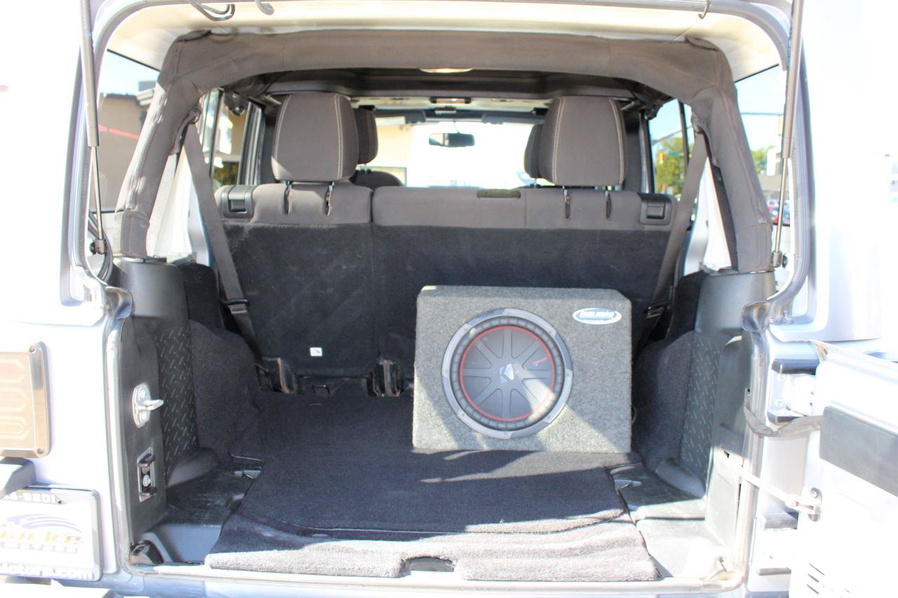 Used 2018 Jeep Wrangler Unlimited Rubicon AWD/4WD image 41