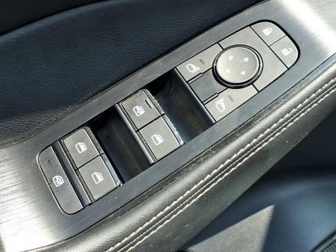 Certified 2023 Nissan Rogue SV w/ SV Premium B Package AWD/4WD image 18