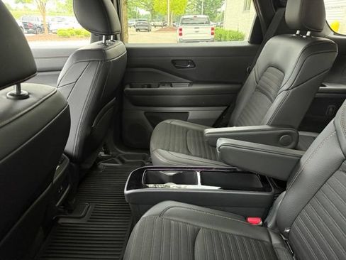 Used 2025 Nissan Pathfinder Rock Creek AWD/4WD image 10