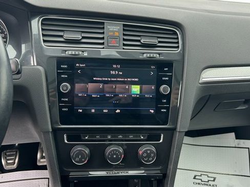 Used 2018 Volkswagen Golf Alltrack image 33