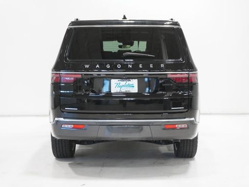 Used 2022 Jeep Wagoneer Series III w/ Premium Group I image 6