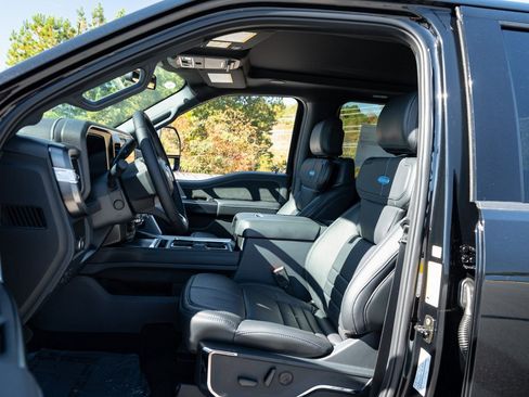 New 2026 Ford F350 Platinum w/ FX4 Off-Road Package AWD/4WD image 24