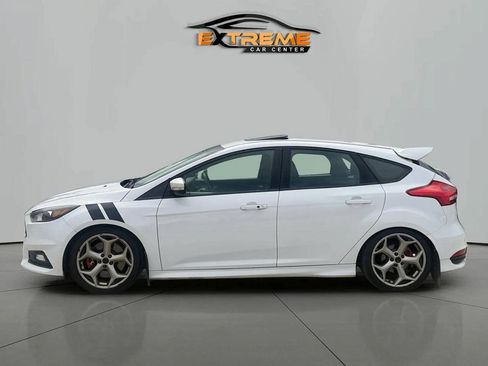 Used 2016 Ford Focus ST w/ Equipment Group 401A FWD image 3