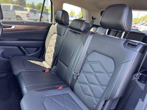 Used 2024 Volkswagen Atlas SE AWD/4WD image 11