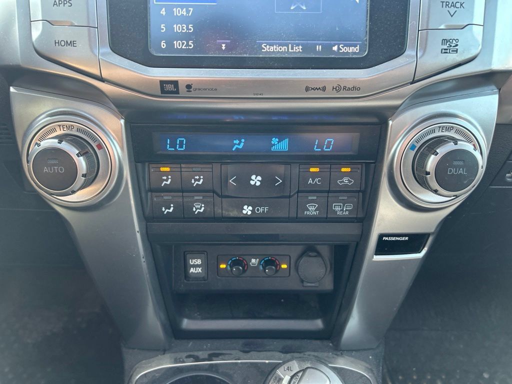 Used 2018 Toyota 4Runner Limited AWD/4WD image 27