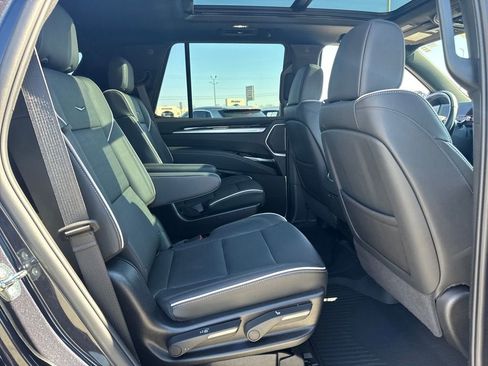 Used 2025 Cadillac Escalade Premium Luxury AWD/4WD image 14
