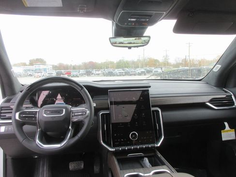 New 2026 GMC Acadia Denali Ultimate AWD/4WD image 14