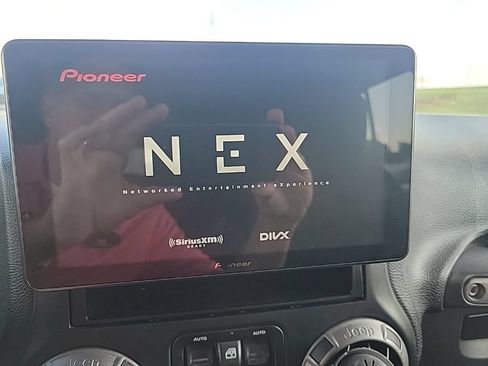 Used 2017 Jeep Wrangler Unlimited Sport AWD/4WD image 13