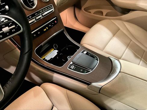 Used 2020 Mercedes-Benz GLC 300 4MATIC image 16