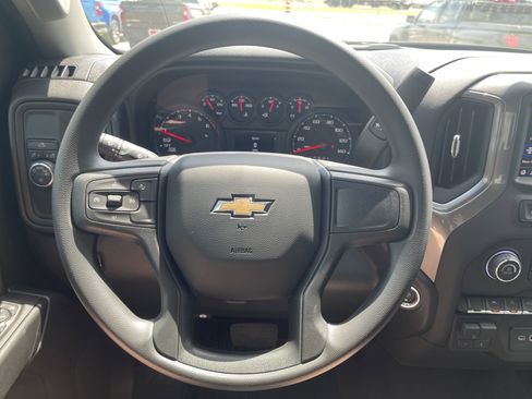 Used 2025 Chevrolet Silverado 1500 Custom image 17