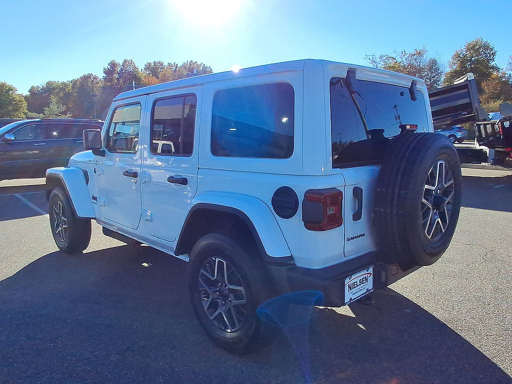 Used 2026 Jeep Wrangler Unlimited Sahara AWD/4WD image 28