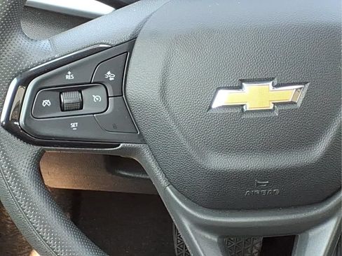 Used 2025 Chevrolet Trax LT FWD image 10
