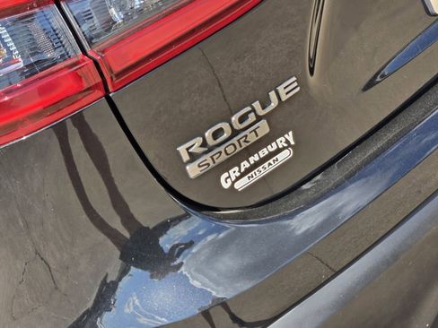 Used 2022 Nissan Rogue Sport S FWD image 10