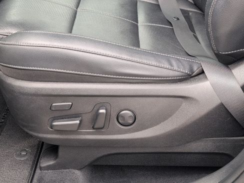 Used 2022 Chevrolet Silverado 1500 LTZ w/ LTZ Premium Package AWD/4WD image 15