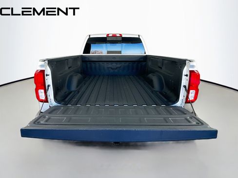 Used 2018 Chevrolet Silverado 1500 LTZ Z71 image 9