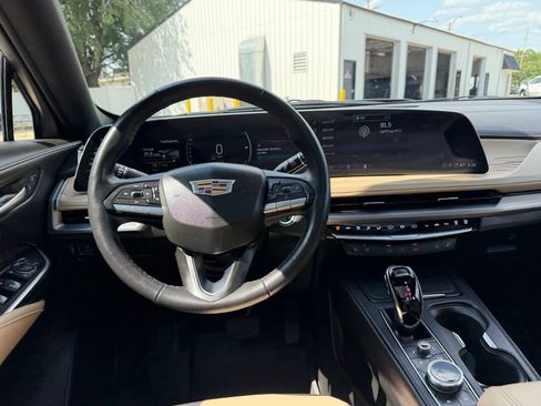 Used 2024 Cadillac XT4 Premium Luxury AWD/4WD image 13