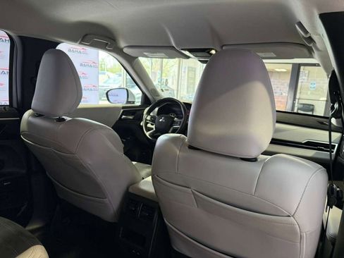 Used 2025 Mitsubishi Outlander Trail Edition image 49