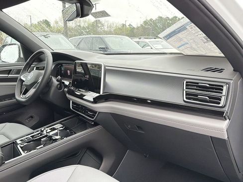 New 2026 Volkswagen Atlas Cross Sport SEL AWD/4WD image 21