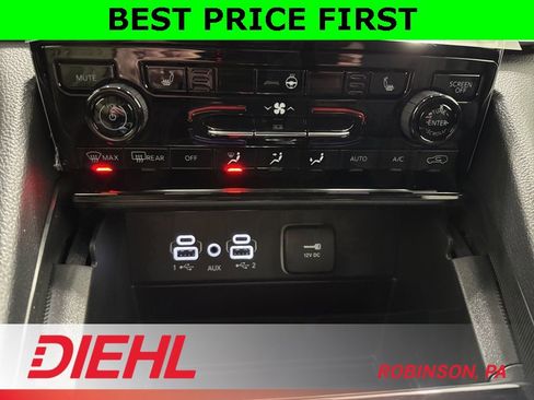 New 2025 Jeep Grand Cherokee Limited w/ Black Appearance Package image 32