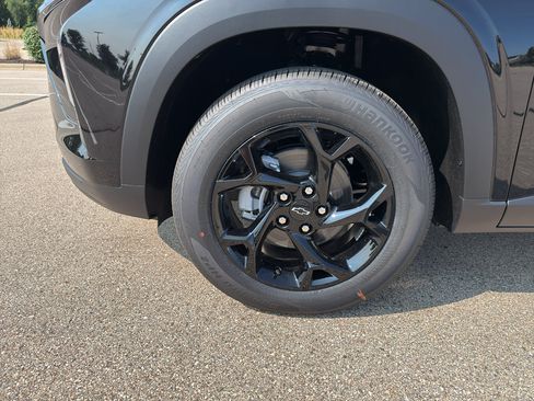 New 2026 Chevrolet Trax LT w/ Driver Confidence Package FWD image 8