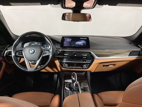 Used 2019 BMW 530e xDrive w/ Convenience Package AWD/4WD image 25