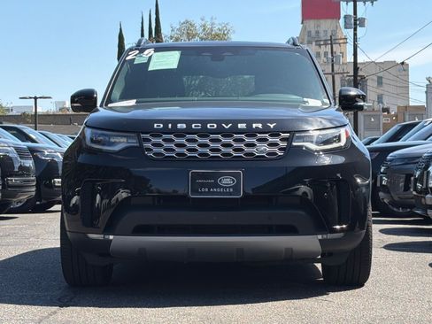 Certified 2025 Land Rover Discovery S AWD/4WD image 6