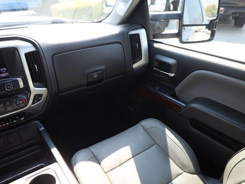 Used 2016 GMC Sierra 2500 SLT w/ Duramax Plus Package AWD/4WD image 20